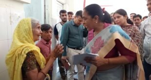 जिला कलेक्टर कल्पना अग्रवाल ने सआदत चिकित्सालय का निरीक्षण किया